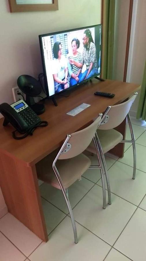 Golden Dolphin 3Pessoas com piscinas termais mais toalhas e roupas de cama lençóis travesseiros fronhas limpeza do check in impostos e taxas já incluso Caldas Novas Esterno foto