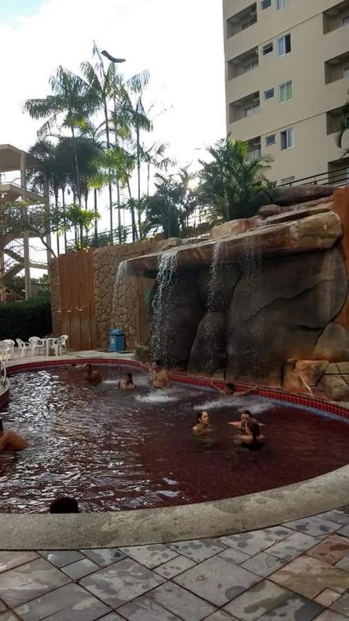 Golden Dolphin 3Pessoas com piscinas termais mais toalhas e roupas de cama lençóis travesseiros fronhas limpeza do check in impostos e taxas já incluso Caldas Novas Esterno foto