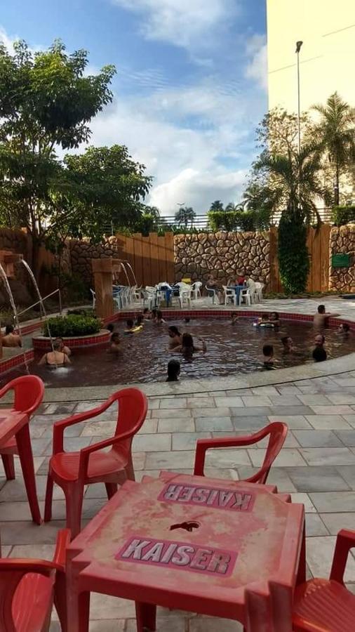 Golden Dolphin 3Pessoas com piscinas termais mais toalhas e roupas de cama lençóis travesseiros fronhas limpeza do check in impostos e taxas já incluso Caldas Novas Esterno foto